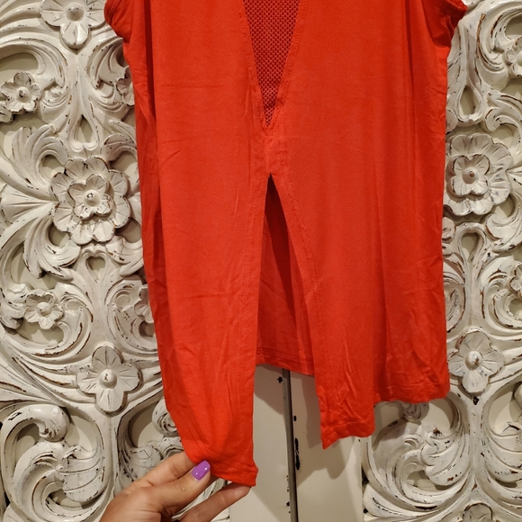 Red athletic tie back mesh tank top - Picture 9 of 12